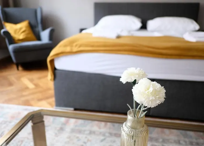 Neue Im Zentrum Von Fuer 2-3 Personen Graz