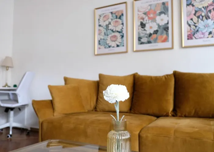 Neue Im Zentrum Von Fuer 2-3 Personen Appartement Graz