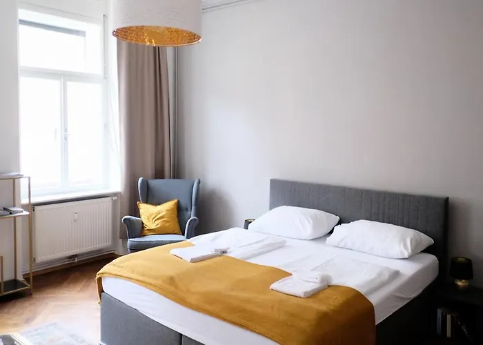 Neue Im Zentrum Von Fuer 2-3 Personen * Graz