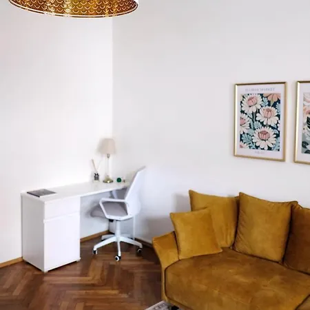 Neue Im Zentrum Von Fuer 2-3 Personen דירה *