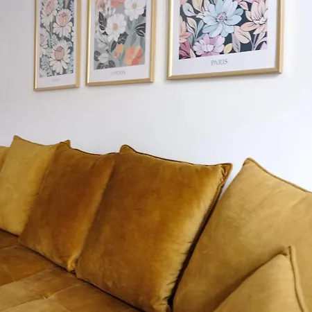 Neue Im Zentrum Von Fuer 2-3 Personen Apartment Graz