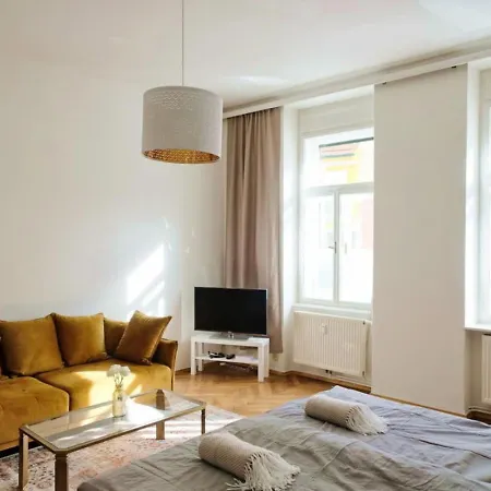 Noor - Calm With Garden - Free Parking & Near Messe アパート グラーツ